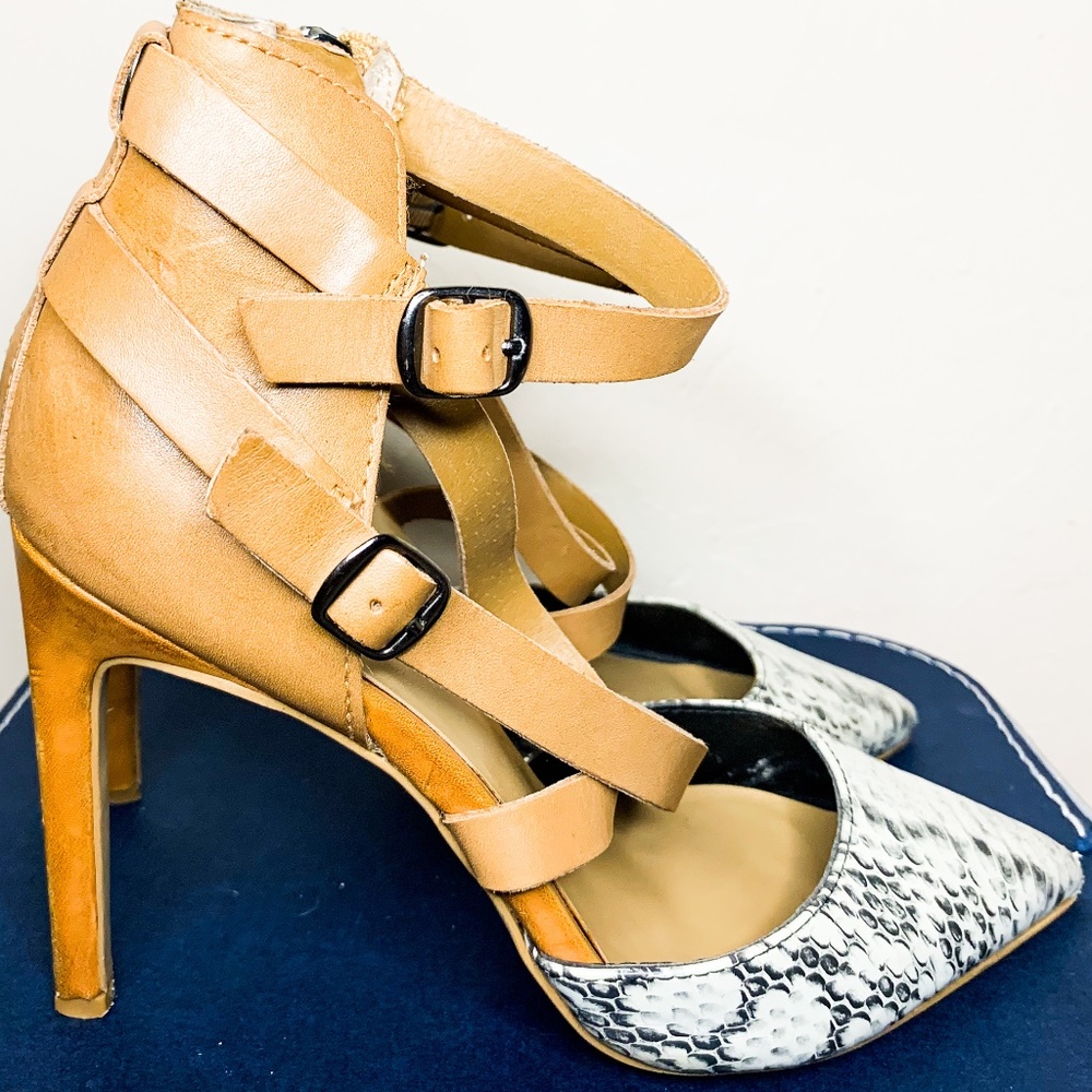 Dolce Vita Pointed Snakeskin/Tan Pumps